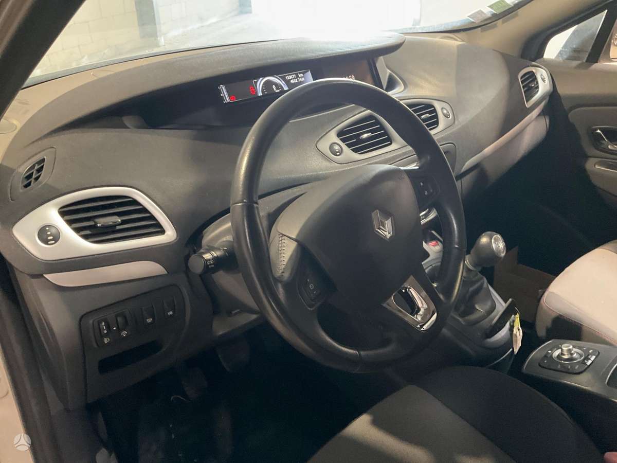 Renault Grand 2014 — photo 10