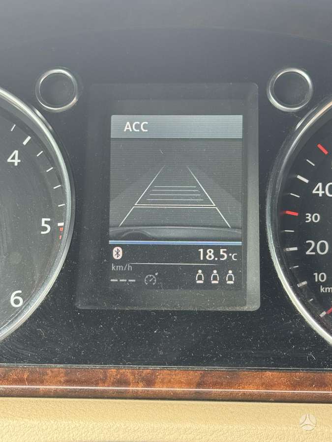Volkswagen Passat 2012 — photo 18