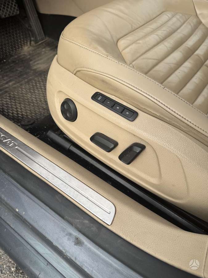 Volkswagen Passat 2012 — photo 6