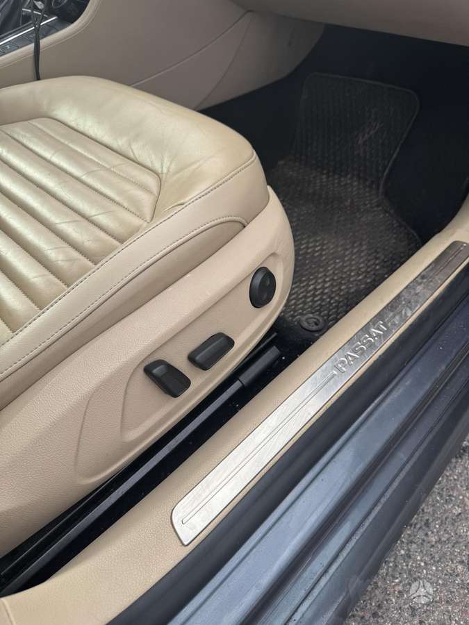 Volkswagen Passat 2012 — photo 7