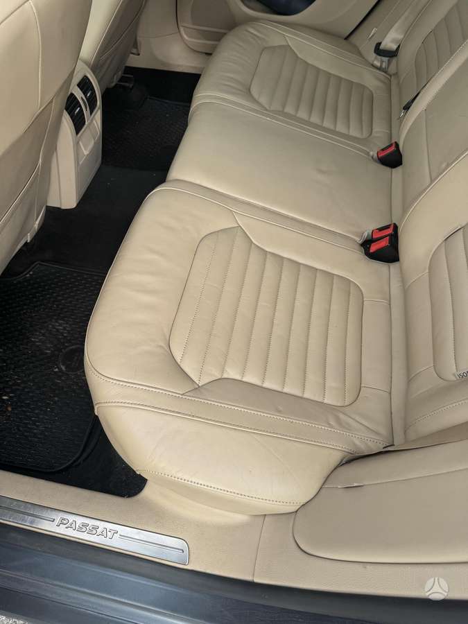 Volkswagen Passat 2012 — photo 8
