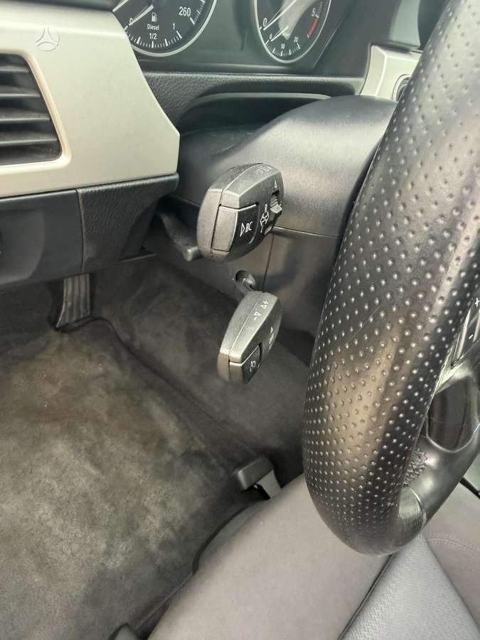 BMW 320 2011 — photo 12
