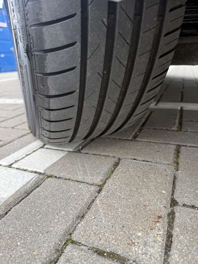 BMW 320 2011 — photo 16