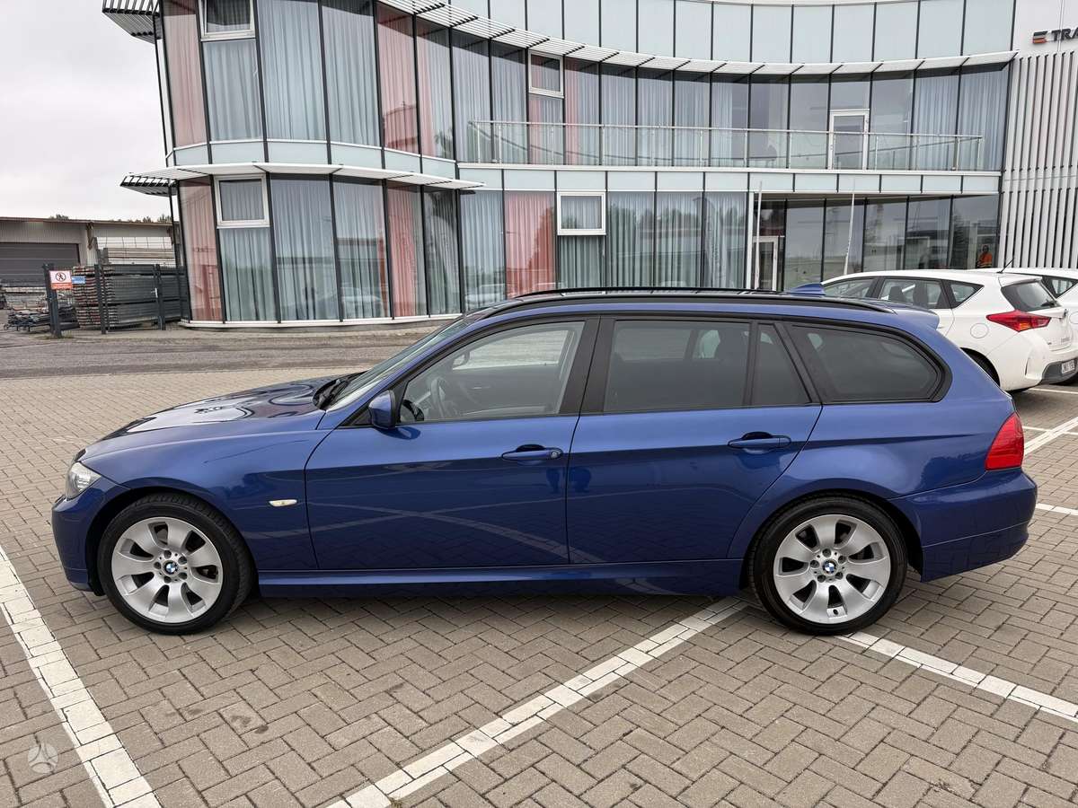 BMW 320 2011 — photo 5