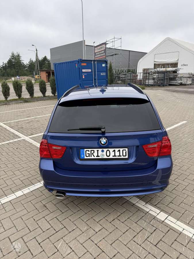 BMW 320 2011 — photo 7
