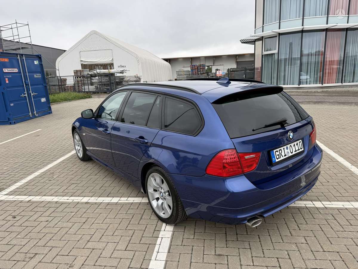 BMW 320 2011 — photo 8