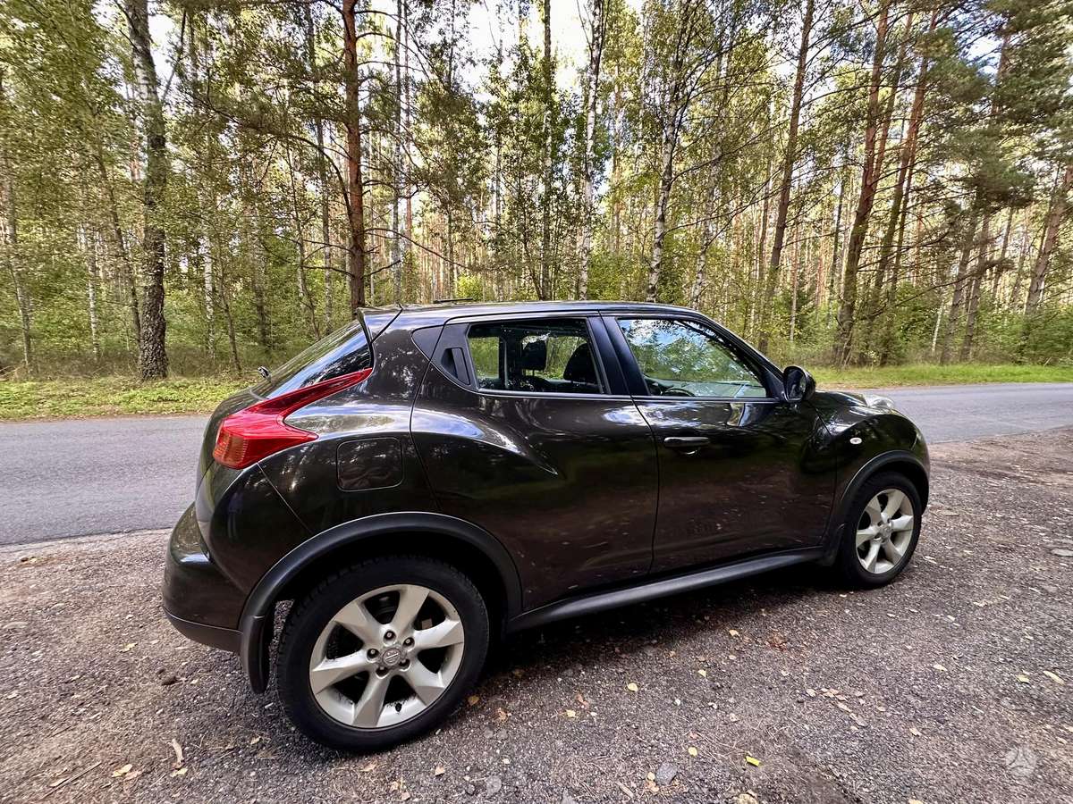 Nissan Juke 2010 — engine 1598 cm³, 117 HP (86kW)