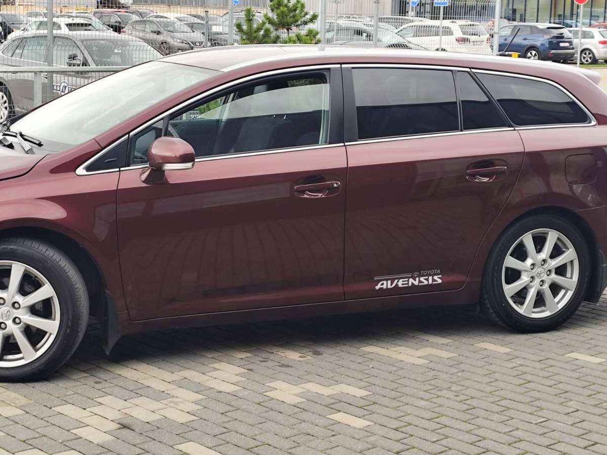 Toyota Avensis 2014 — фото 10