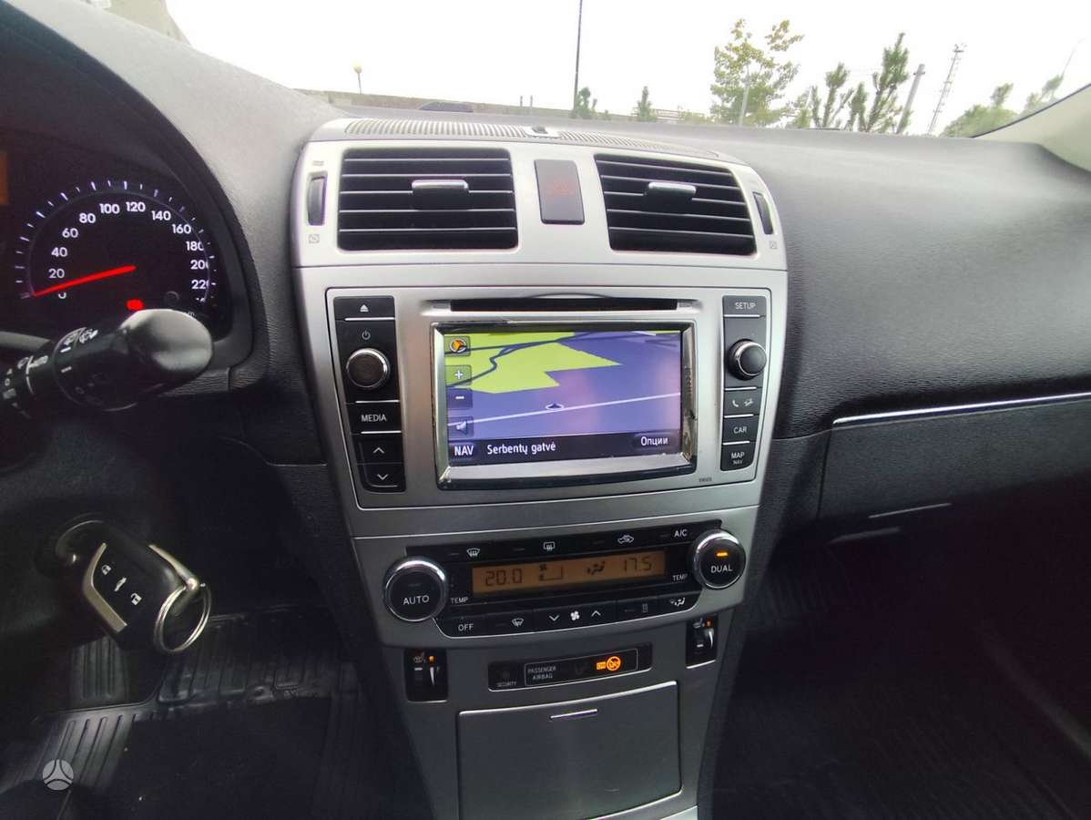 Toyota Avensis 2014 — фото 14