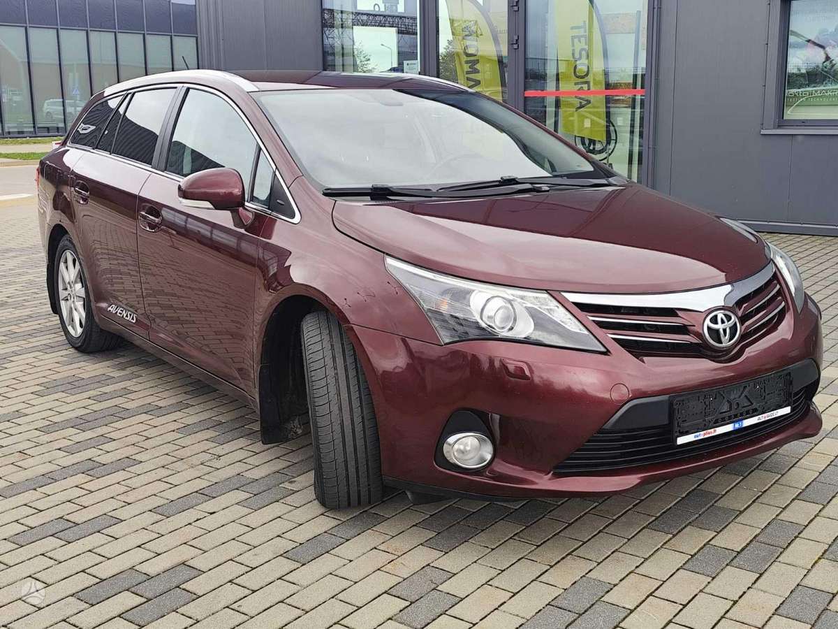 Toyota Avensis 2014 — двигун 2000 cm³, 126 HP (93kW)