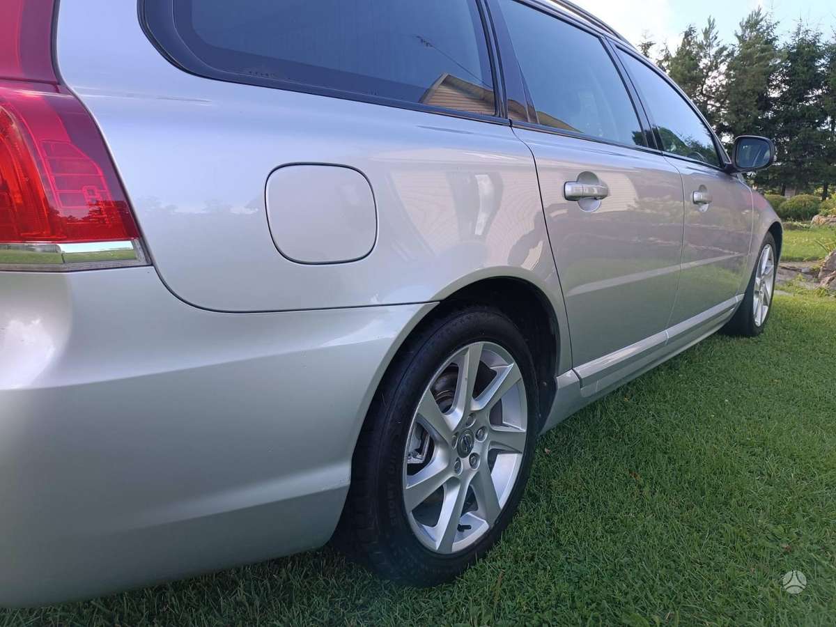 Volvo V70 2015 — photo 7