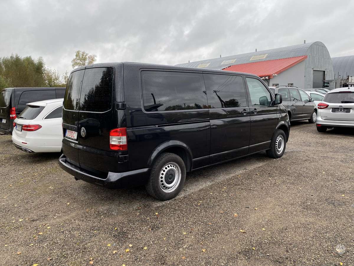 Volkswagen Transporter 2006 — салон