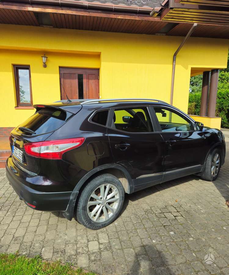 Nissan Qashqai 2015 — вигляд ззаду