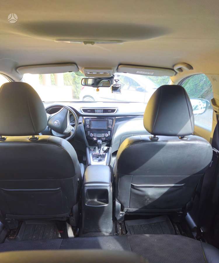 Nissan Qashqai 2015 — салон