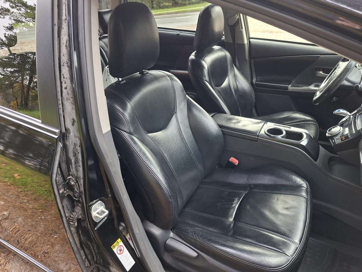 Toyota Prius+ 2014 — двигун 1798 cm³, 99 HP (73kW)