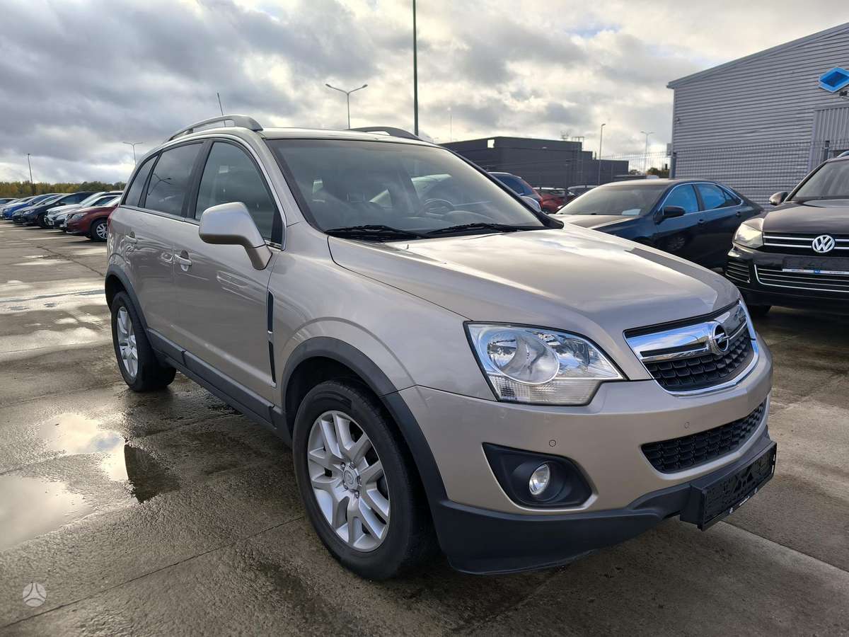 Opel Antara 2012 — салон