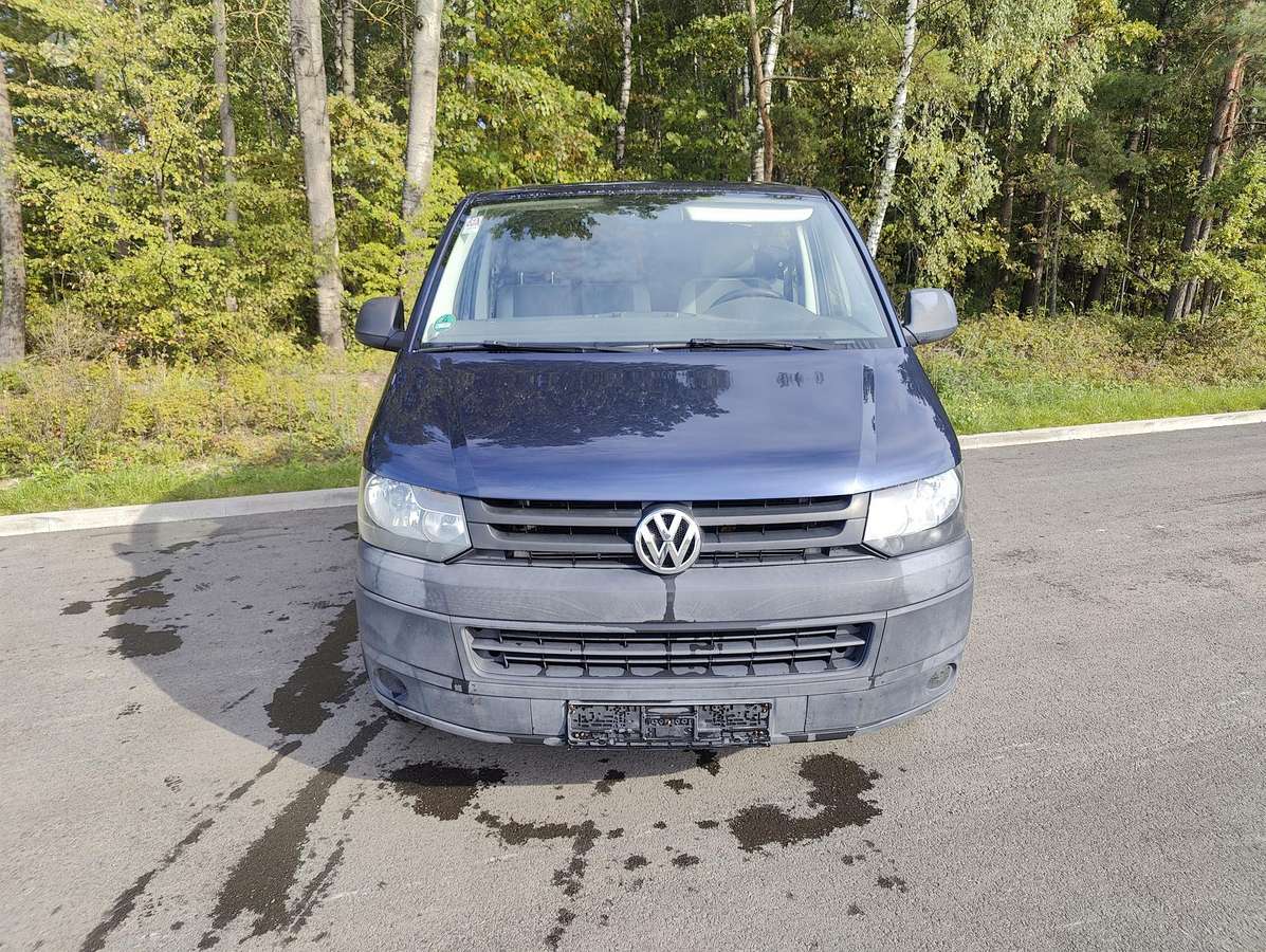 Volkswagen Transporter 2015 — rear view