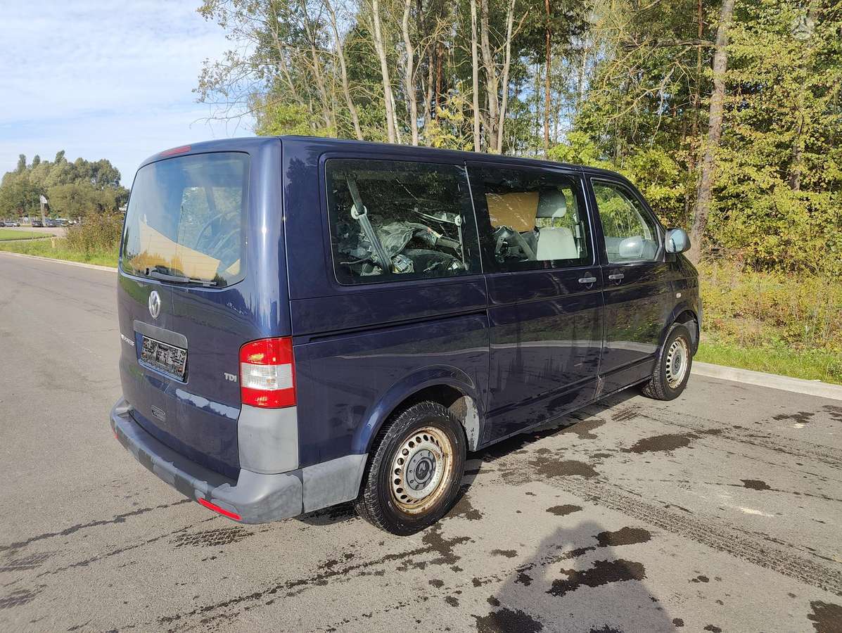 Volkswagen Transporter 2015 — engine 2000 cm³, 102 HP (75kW)