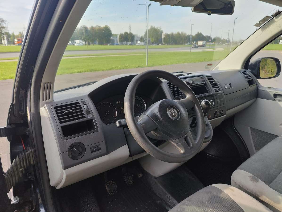 Volkswagen Transporter 2015 — photo 7