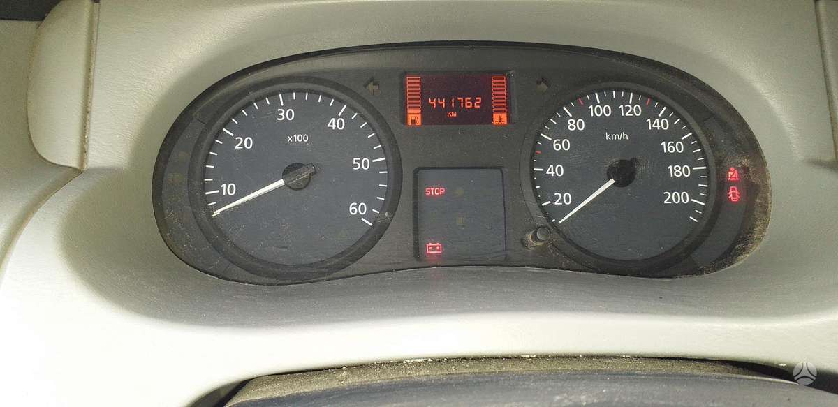 Renault Trafic 2006 — engine 1900 cm³, 101 HP (74kW)