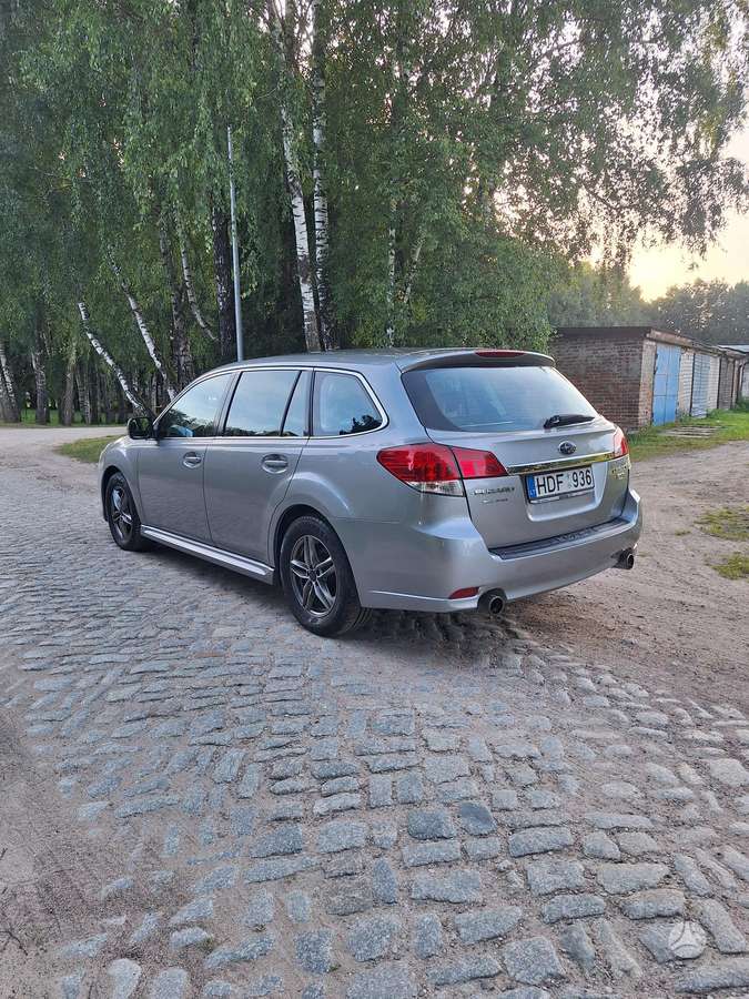 Subaru Legacy 2009 — photo 11
