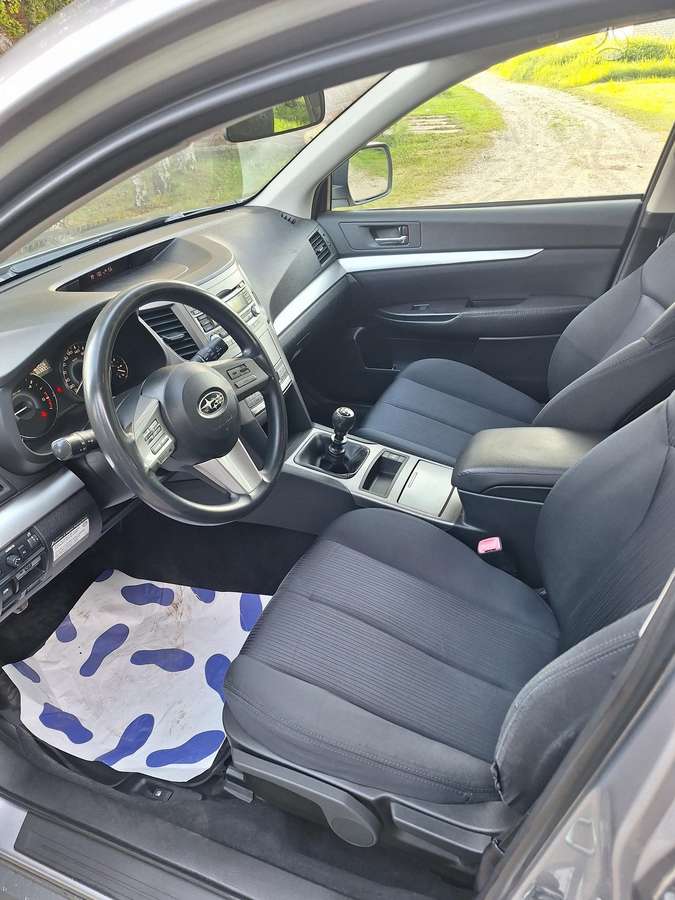 Subaru Legacy 2009 — photo 17