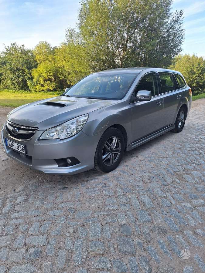 Subaru Legacy 2009 — rear view