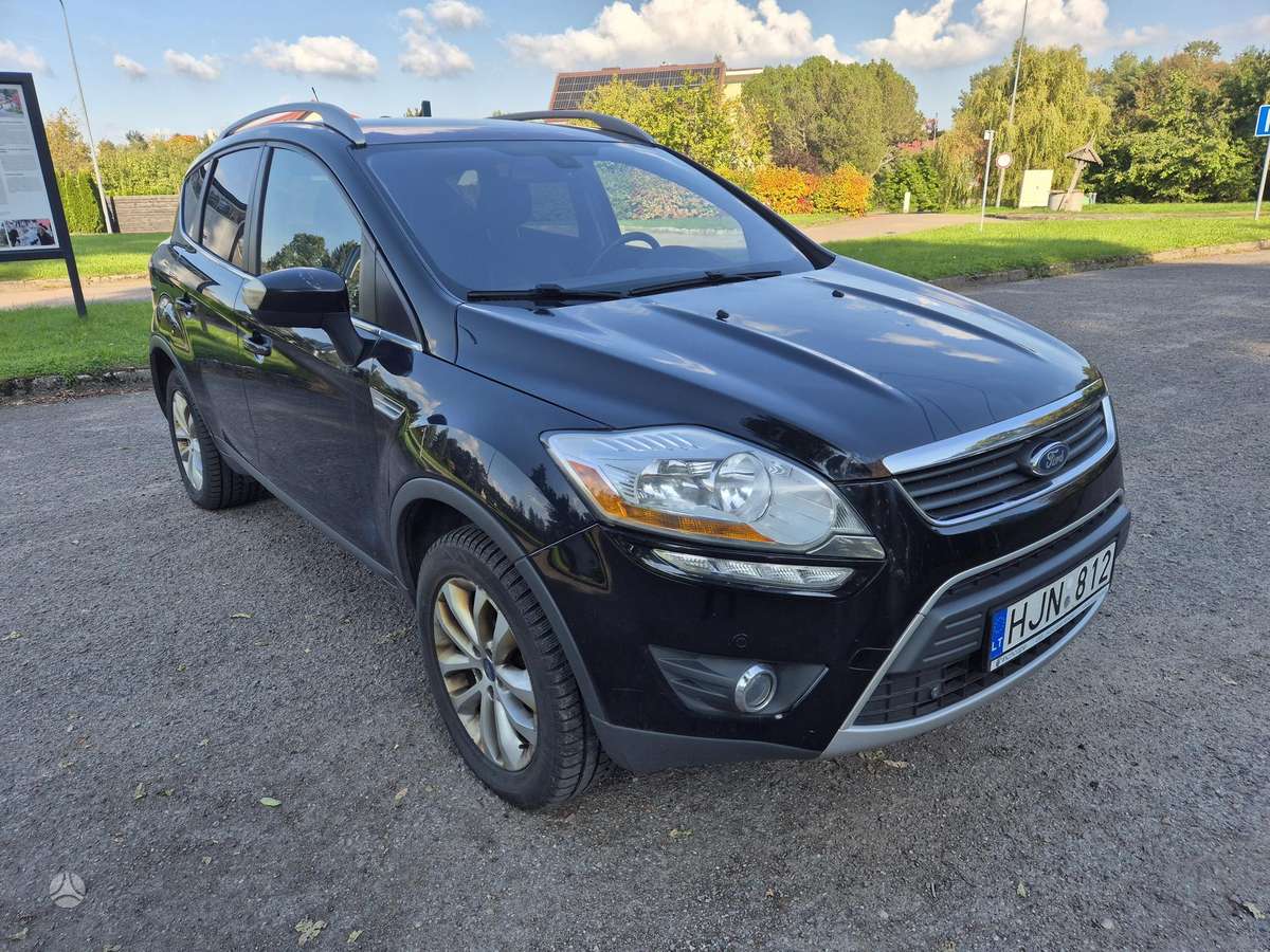 Ford Kuga 2011 — вигляд ззаду