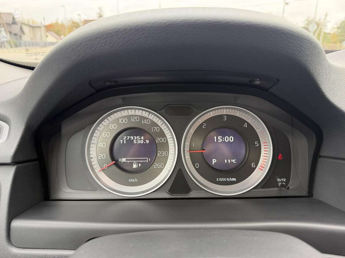 Volvo XC70 2012 — photo 19