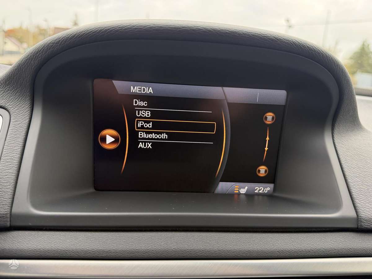 Volvo XC70 2012 — photo 21