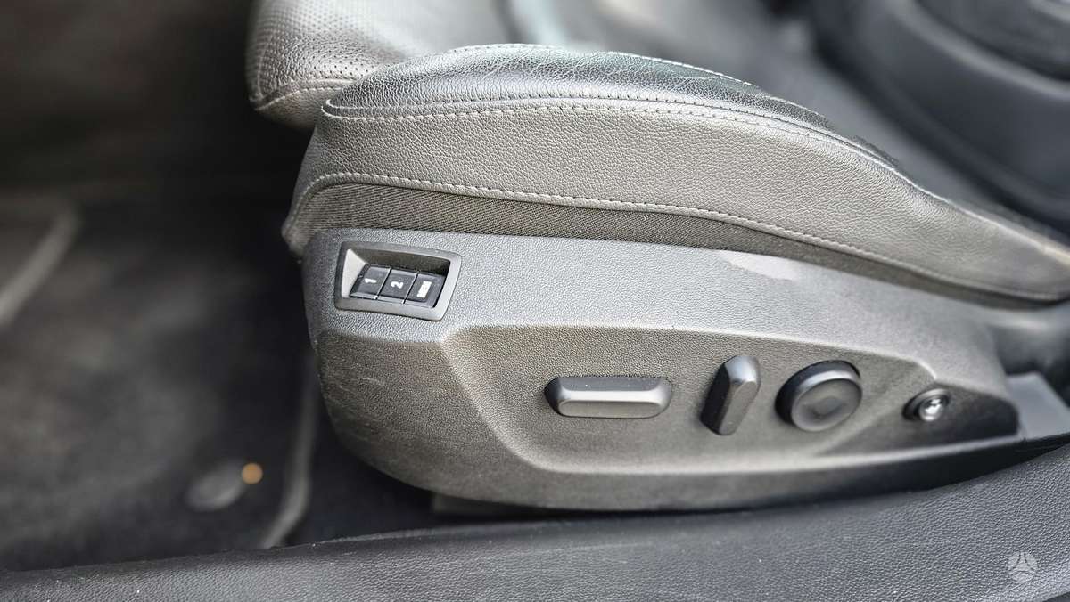 Opel Insignia 2011 — photo 12