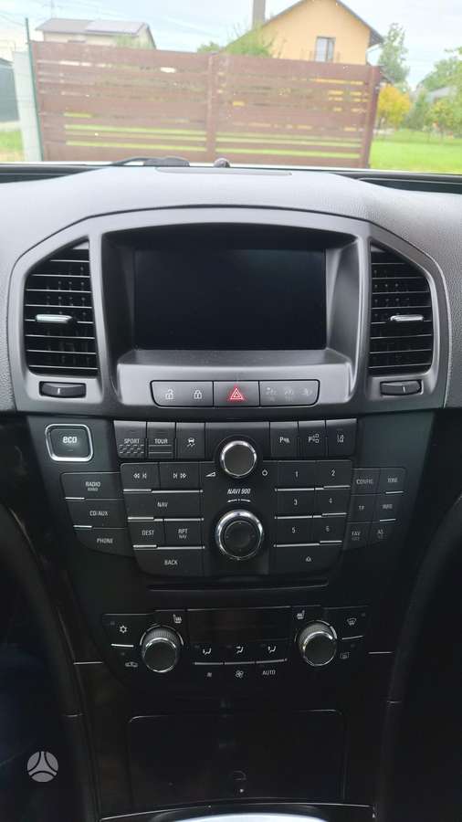Opel Insignia 2011 — photo 14