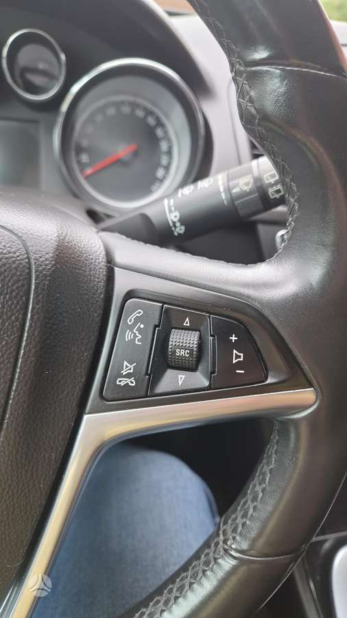 Opel Insignia 2011 — photo 16