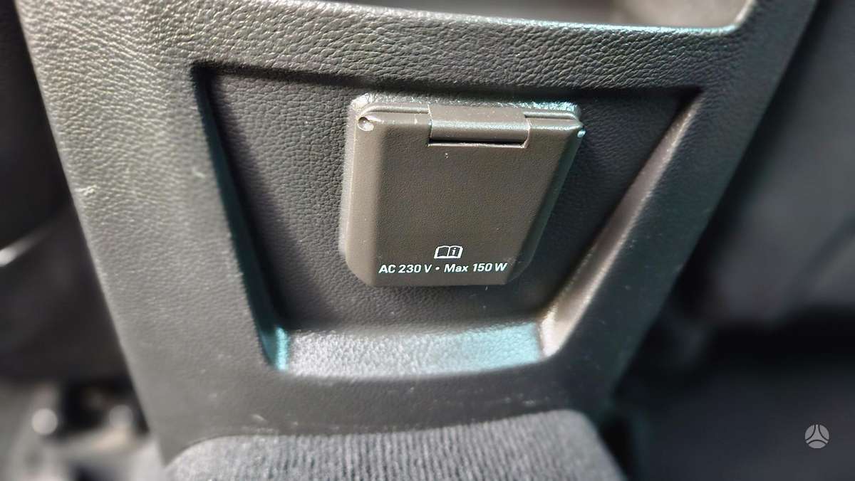 Opel Insignia 2011 — photo 20