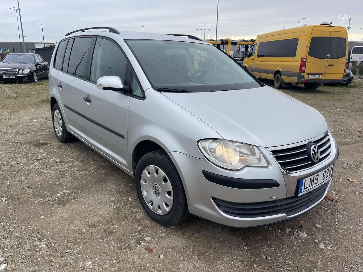 Volkswagen Touran 2007 — двигун 1595 cm³, 102 HP (75kW)