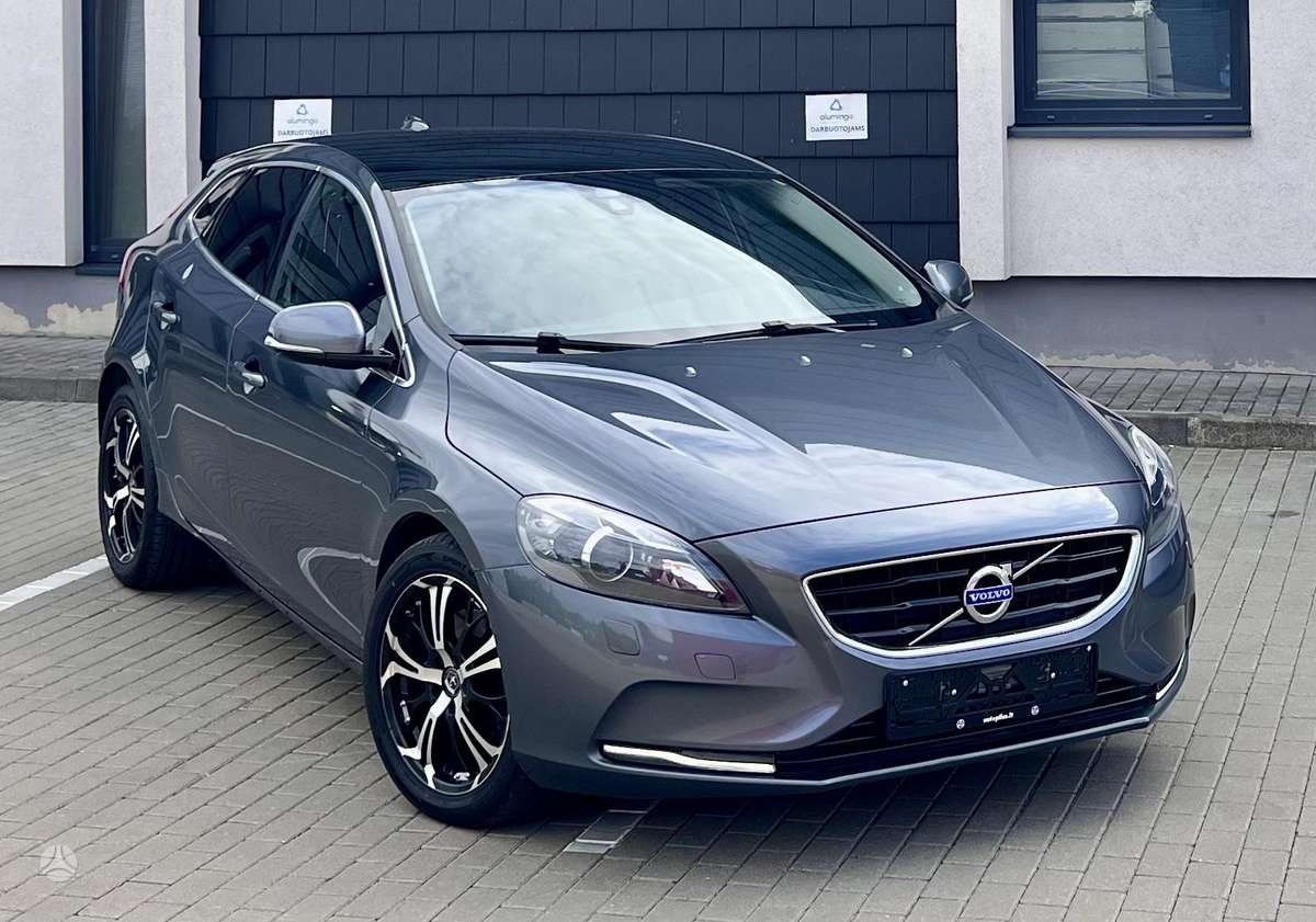 Volvo V40 2013 — вигляд ззаду