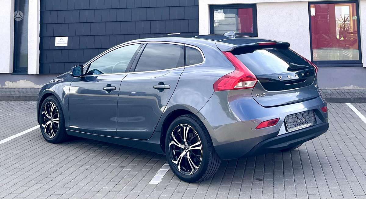 Volvo V40 2013 — двигун 1600 cm³, 114 HP (84kW)