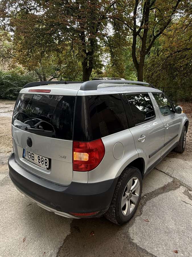 Skoda Yeti 2009 — interior