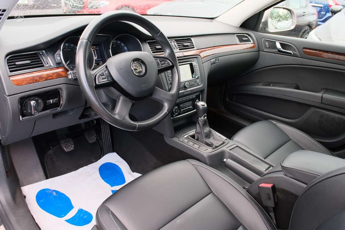 Skoda Superb 2014 — фото 16