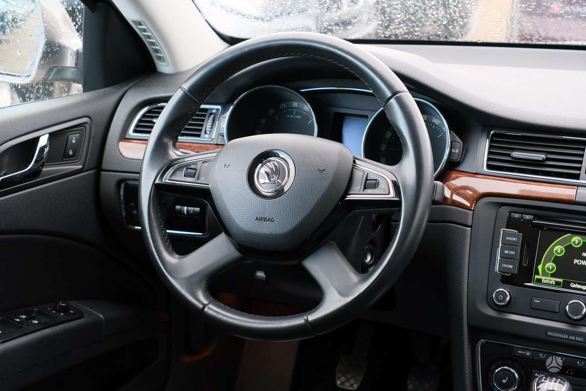 Skoda Superb 2014 — фото 34