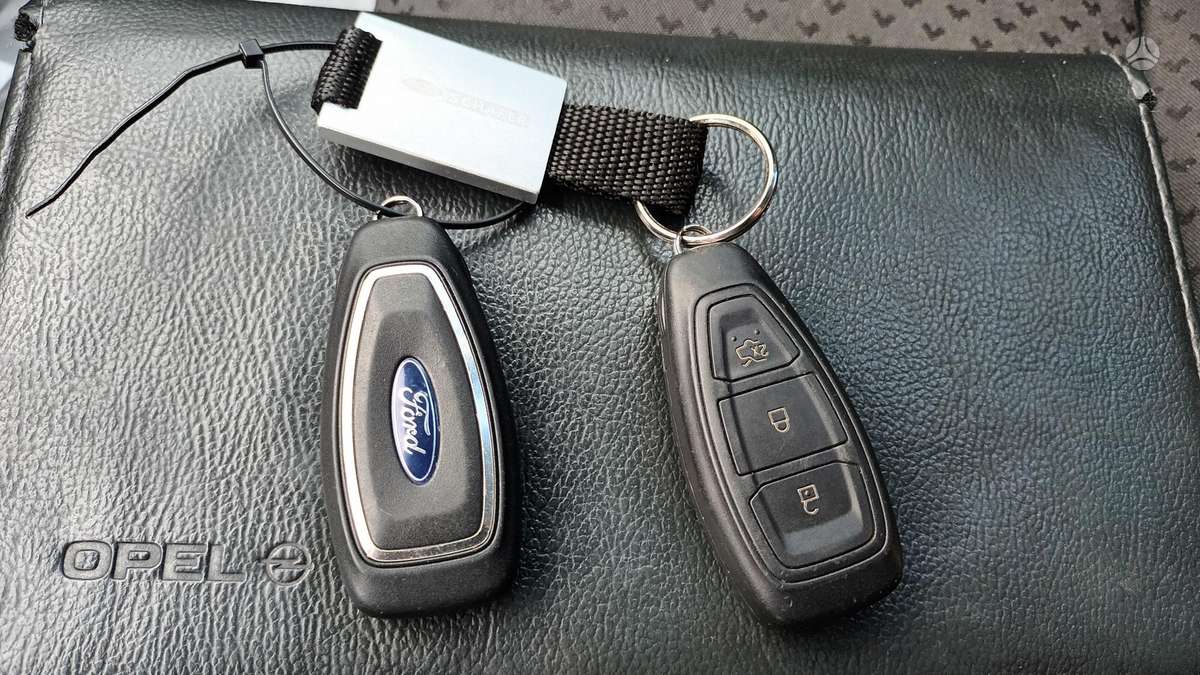 Ford Focus 2014 — photo 13