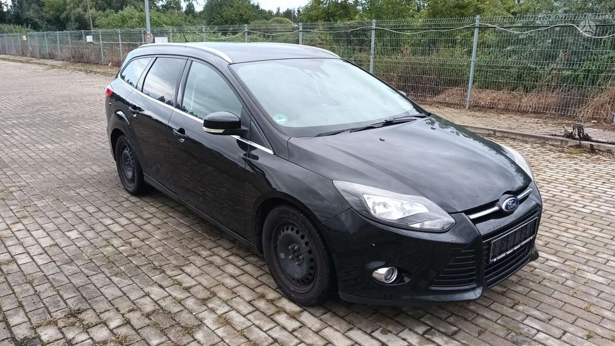 Ford Focus 2014 — interior