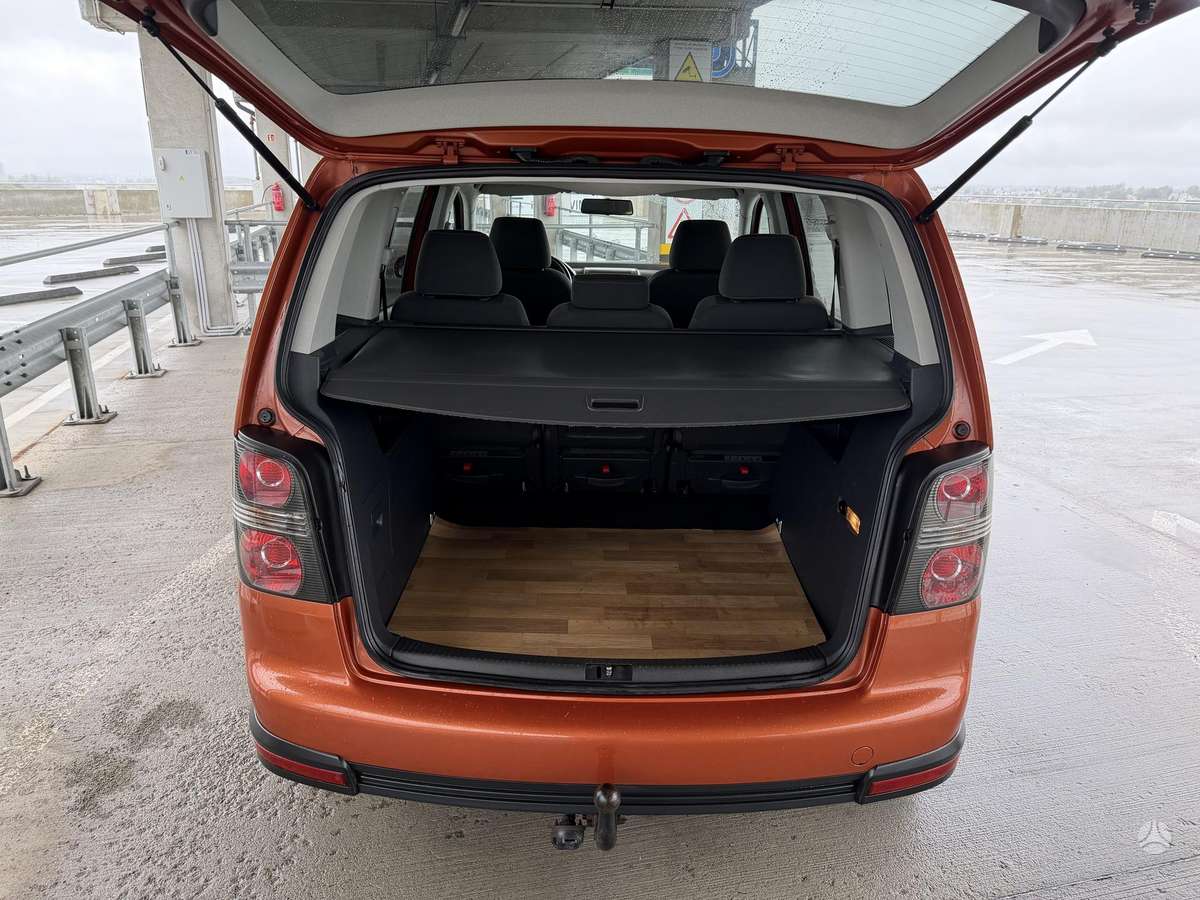 Volkswagen Touran 2008 — photo 11