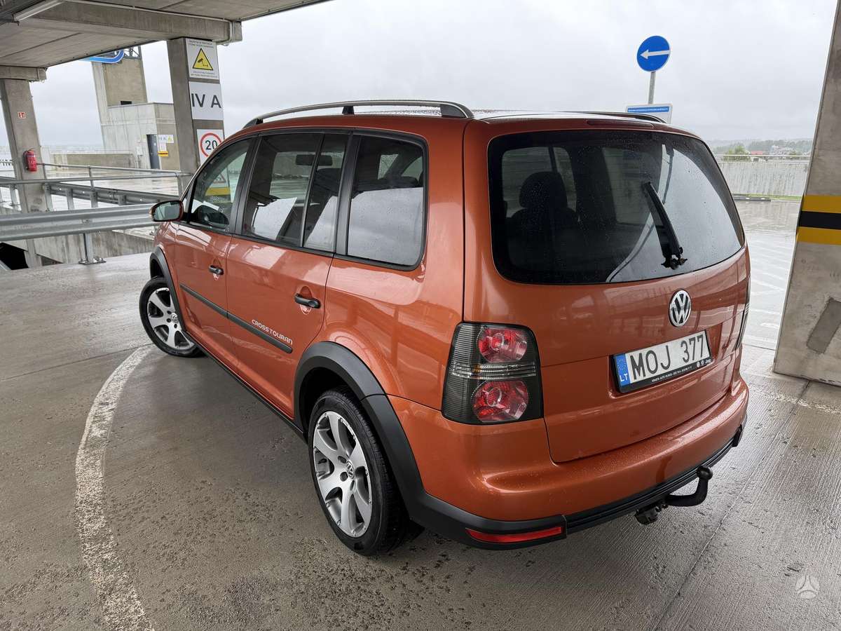 Volkswagen Touran 2008 — photo 12