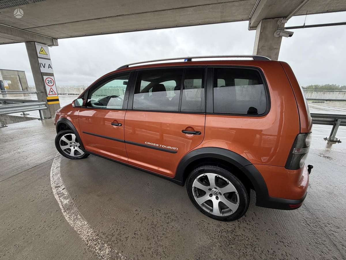 Volkswagen Touran 2008 — photo 13
