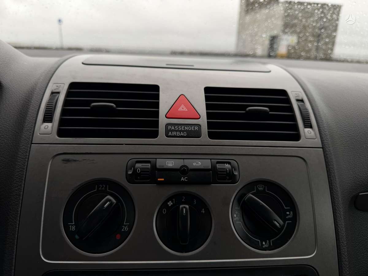 Volkswagen Touran 2008 — photo 22