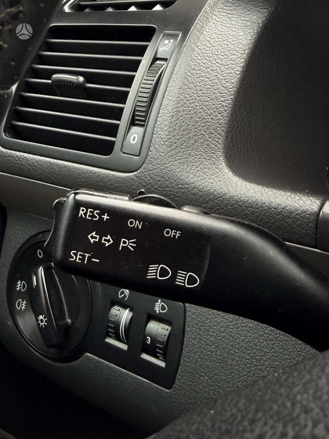 Volkswagen Touran 2008 — photo 24