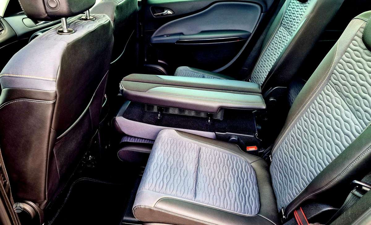 Opel Zafira 2013 — photo 18