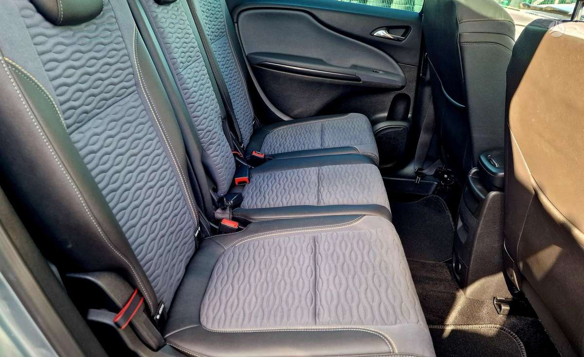 Opel Zafira 2013 — photo 19