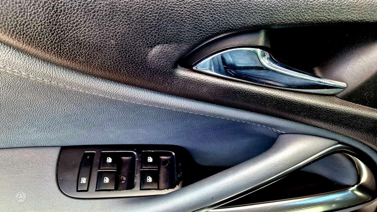 Opel Zafira 2013 — photo 21